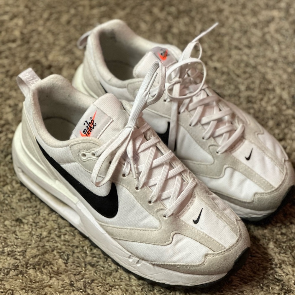 Nike Air Max Dawn Women's Shoes 
Size 9.